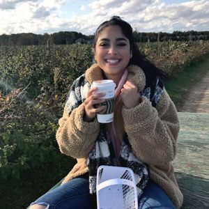 Meet your Posher, Aisha